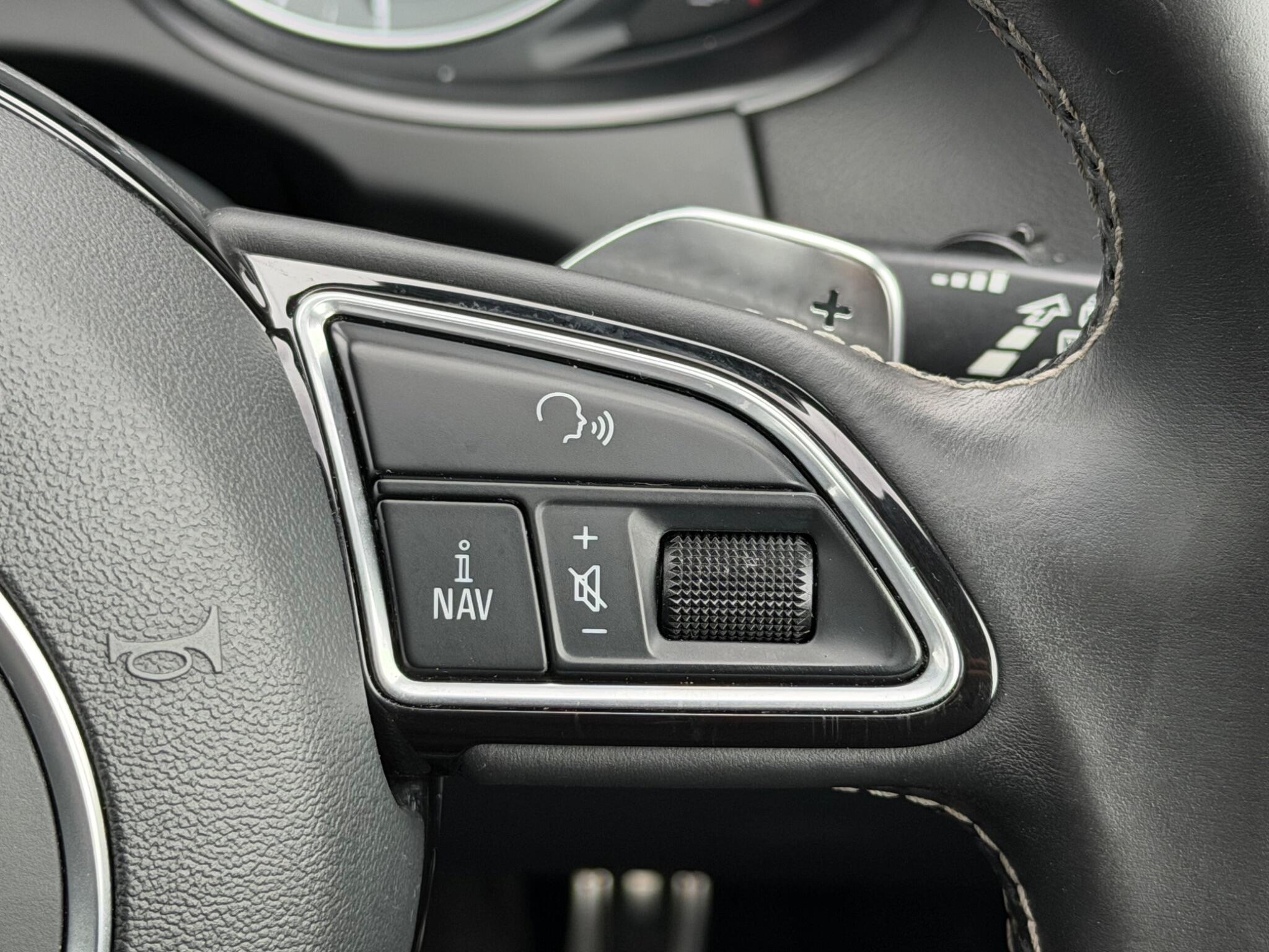 Audi SQ5 view 28