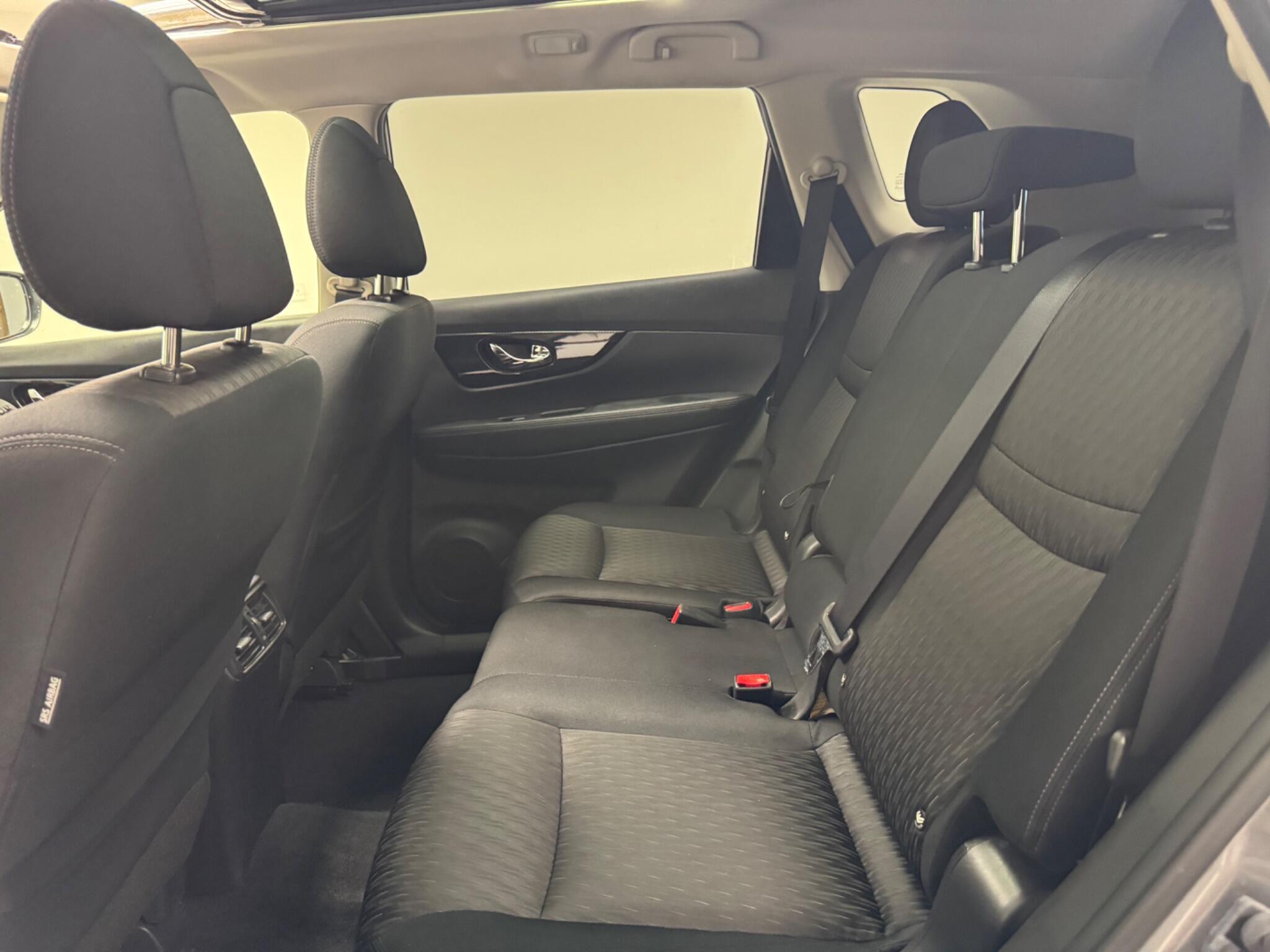 Nissan X-Trail view 9