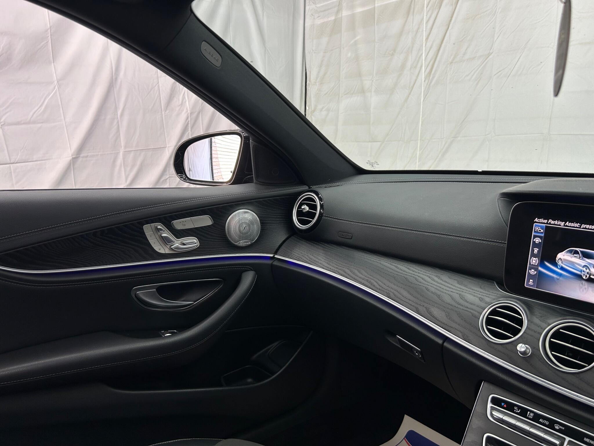 Mercedes-Benz E Class view 9
