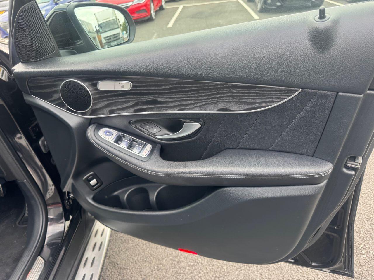 Mercedes-Benz GLC view 10