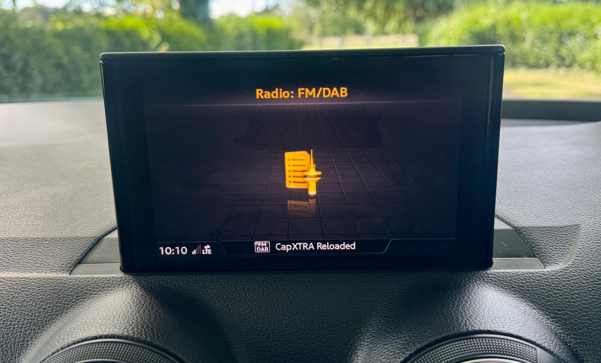 Audi Q2 view 64