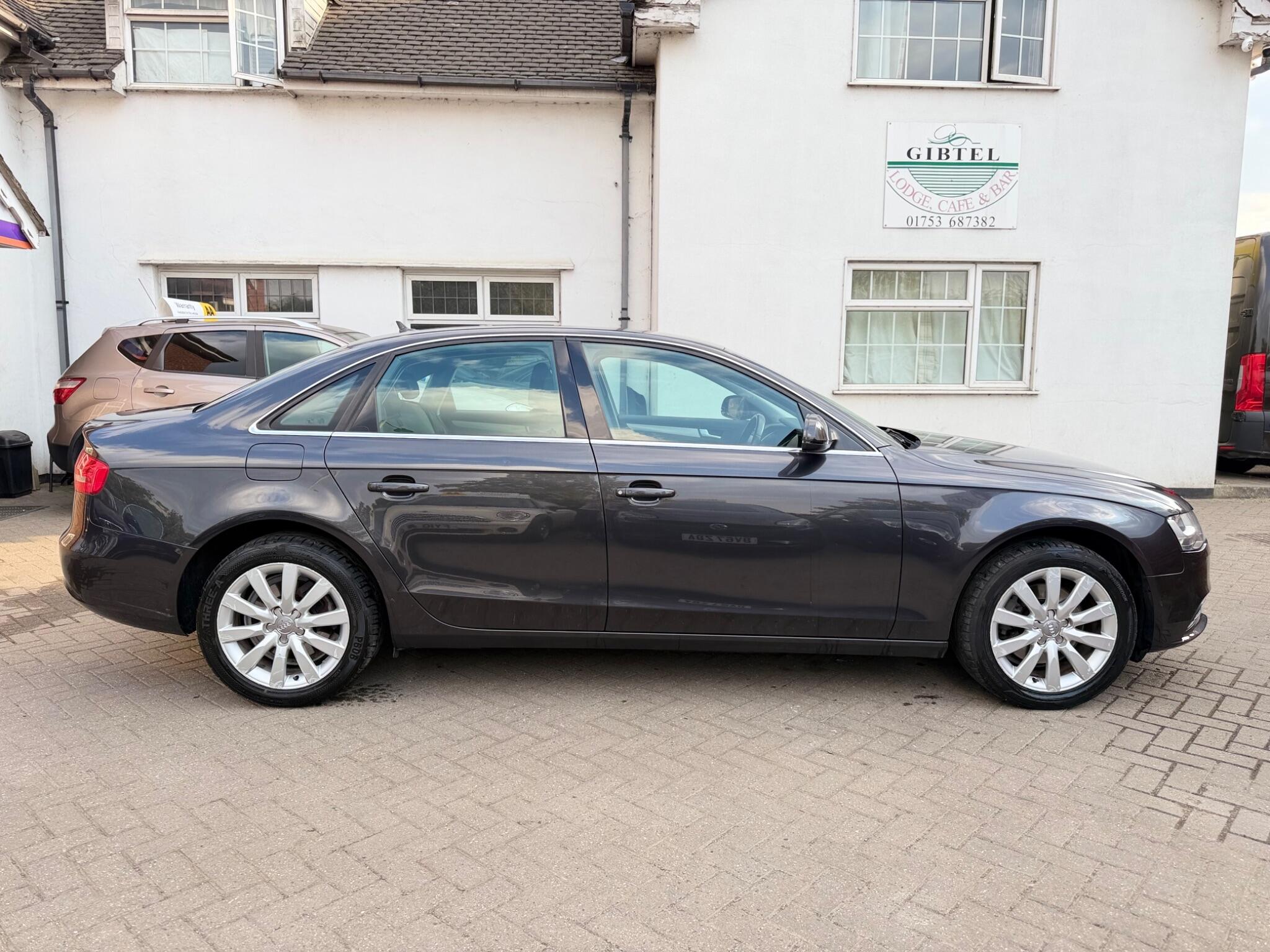 Audi A4 view 9