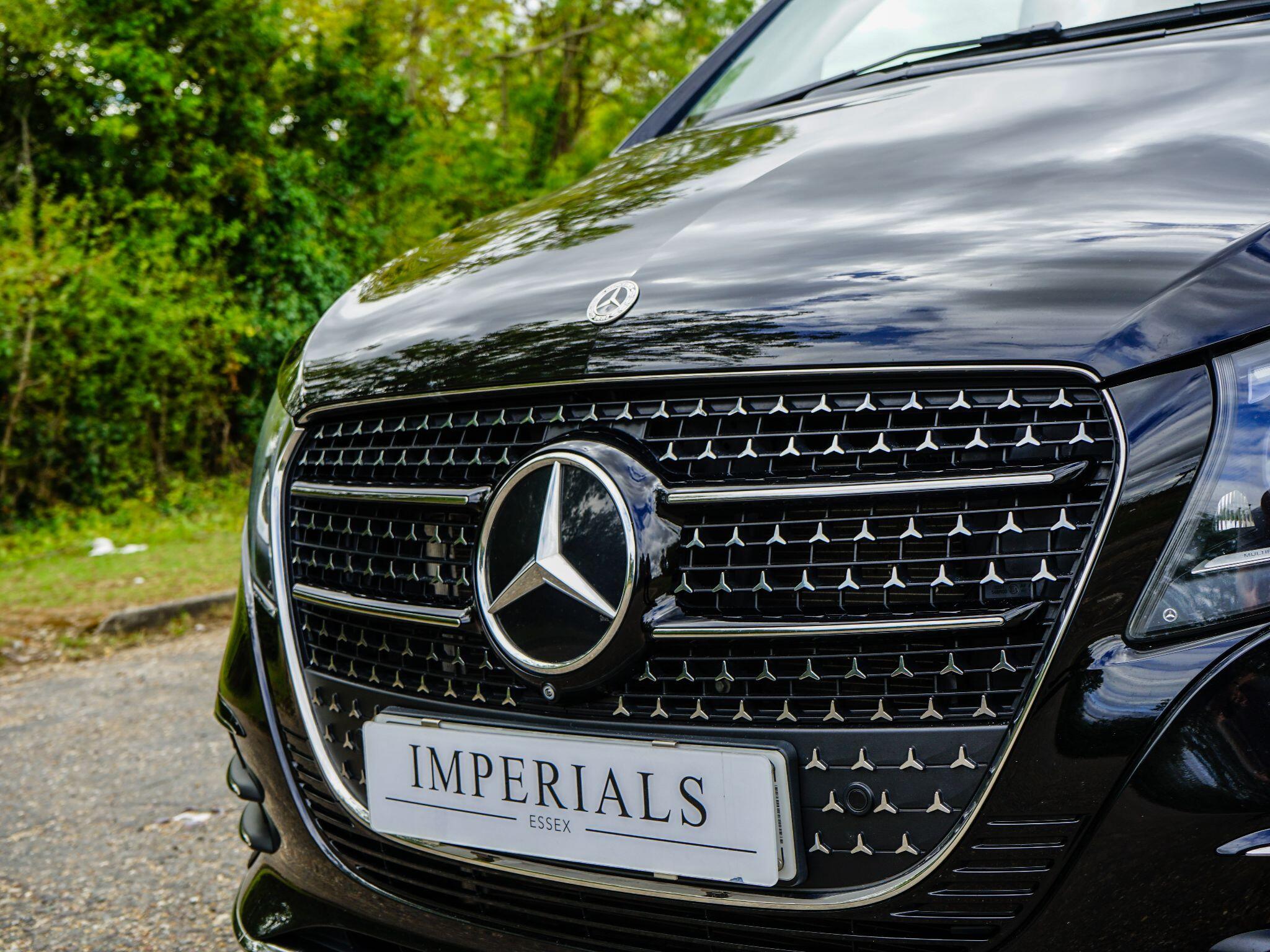 Mercedes-Benz V Class view 9