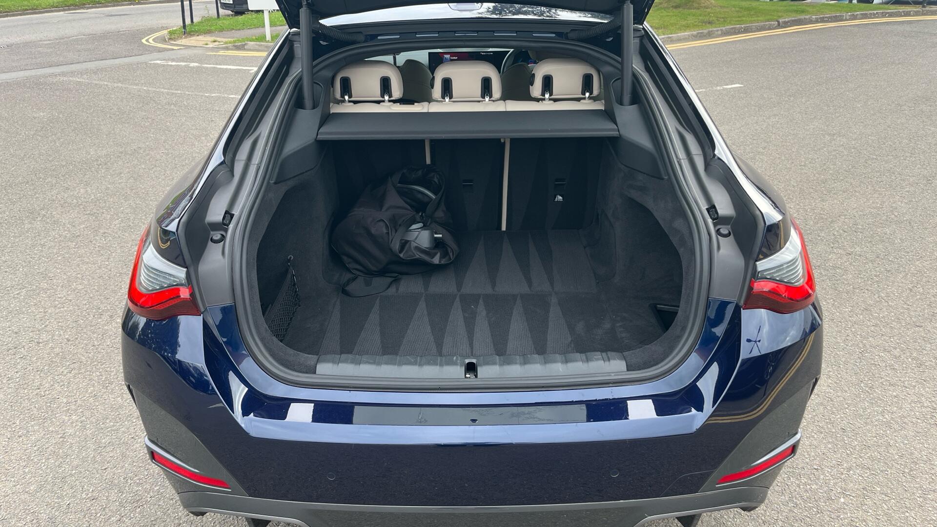 BMW i4 view 13