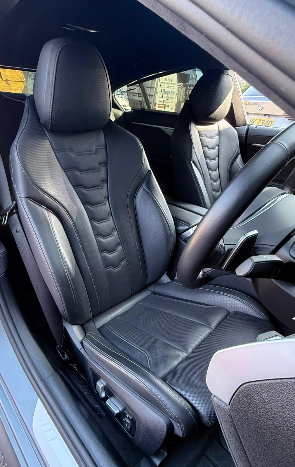 BMW 8 Series view 35