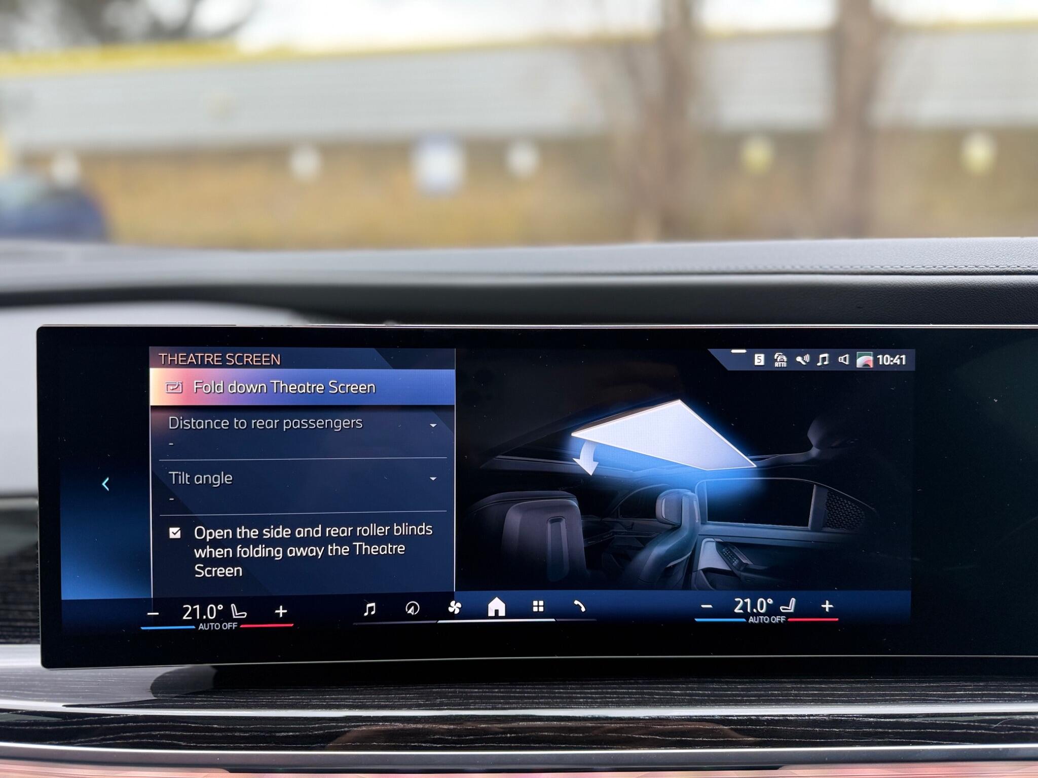 BMW 7 Series view 35