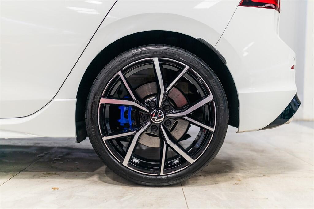 Volkswagen Golf view 19