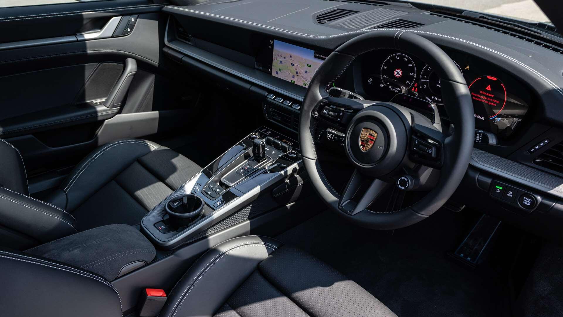 Porsche 911 view 12