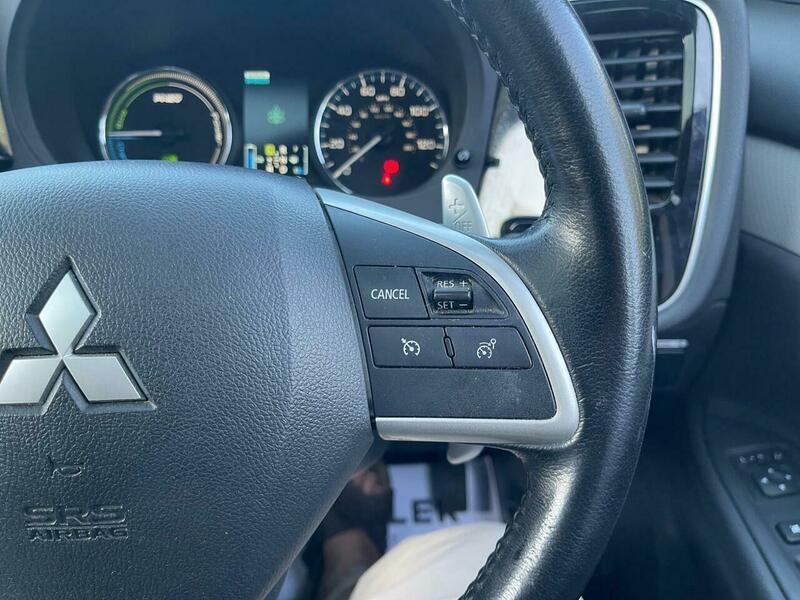 2014 Mitsubishi Outlander image 63