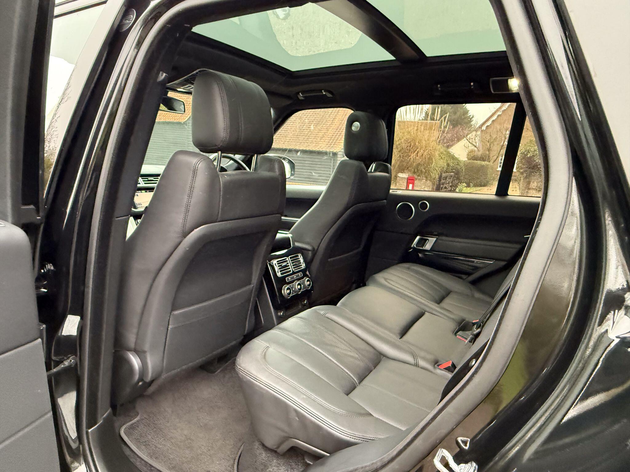 Land Rover Range Rover view 14