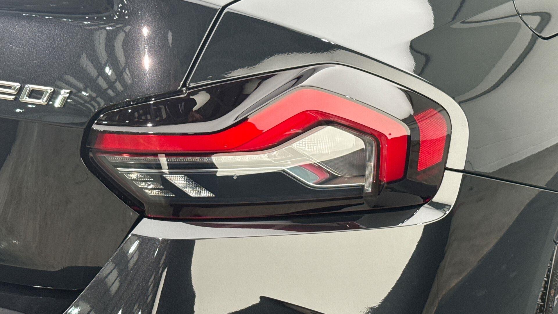 BMW 2 Series view 22