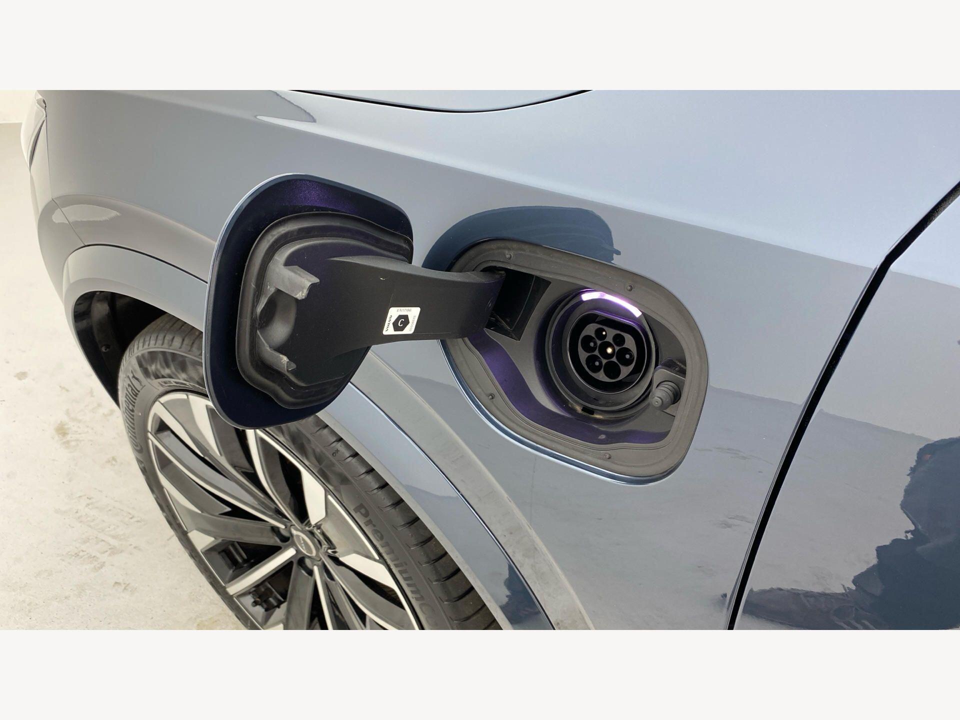 Volvo XC90 view 18