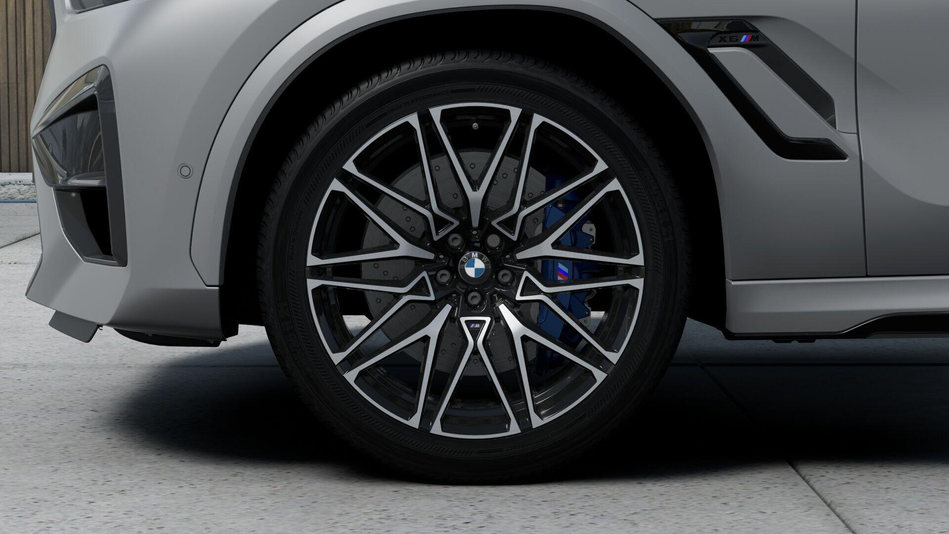 BMW X6 M view 10