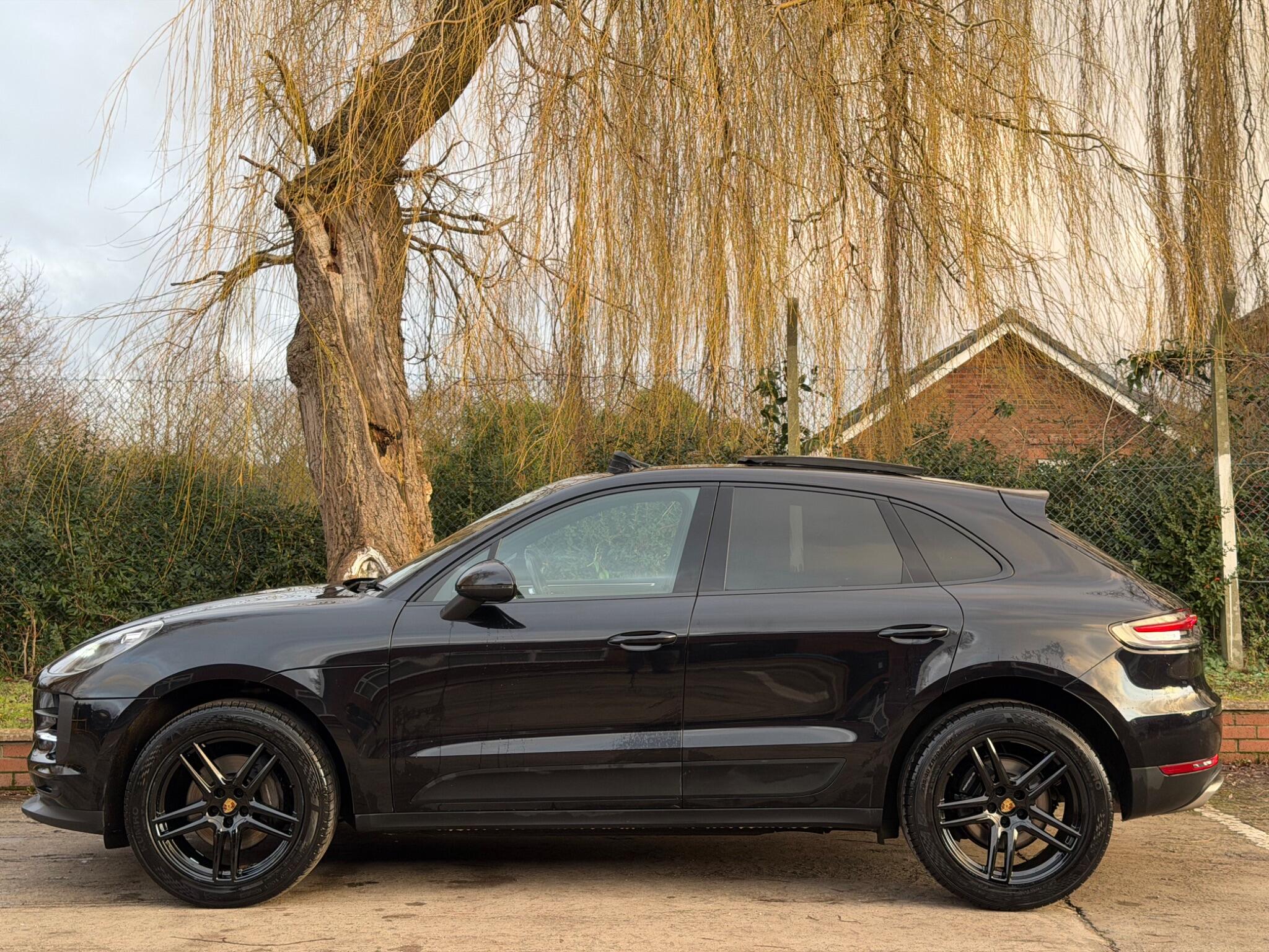 Porsche Macan view 10