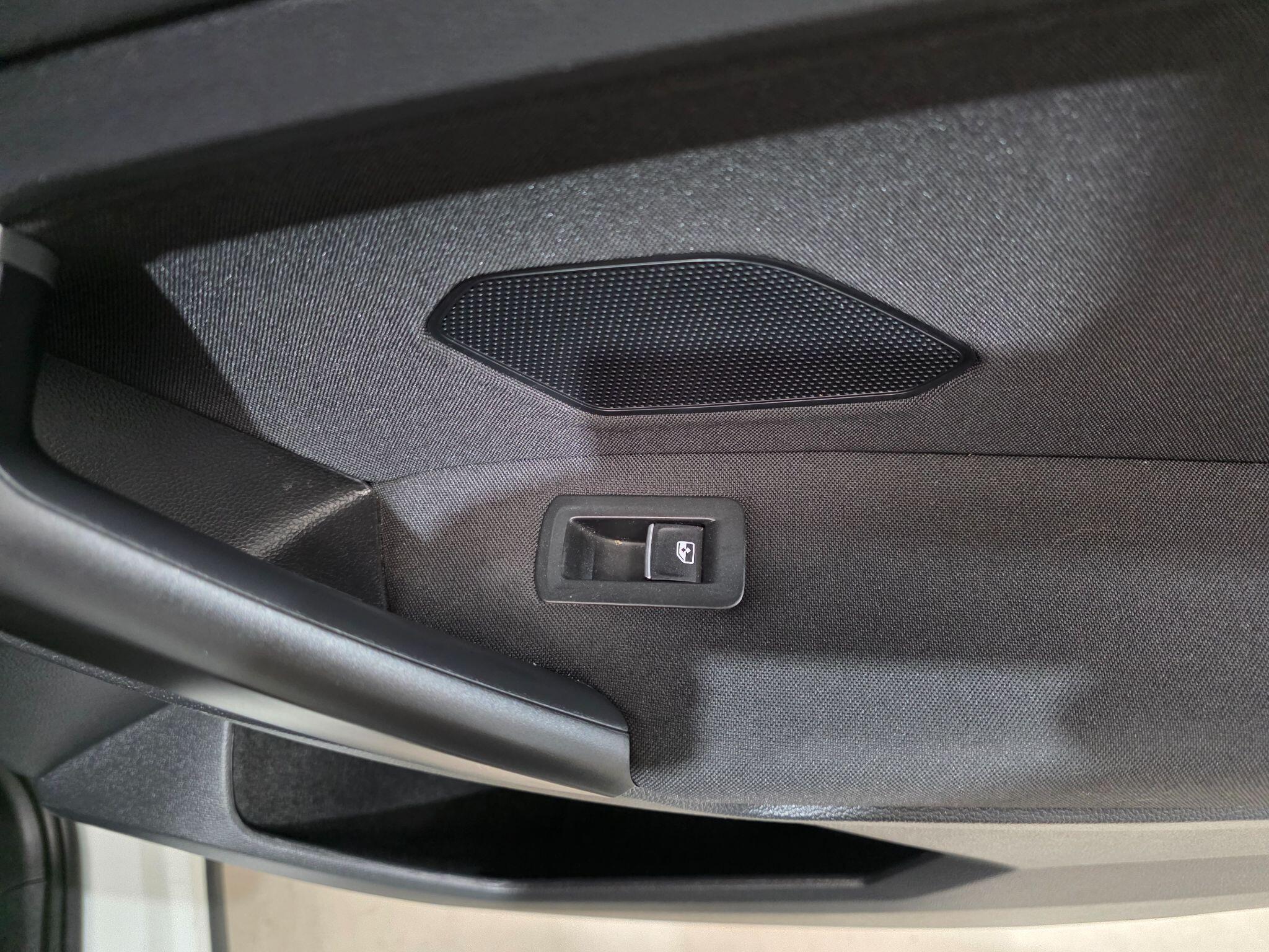Volkswagen Tiguan Allspace view 23