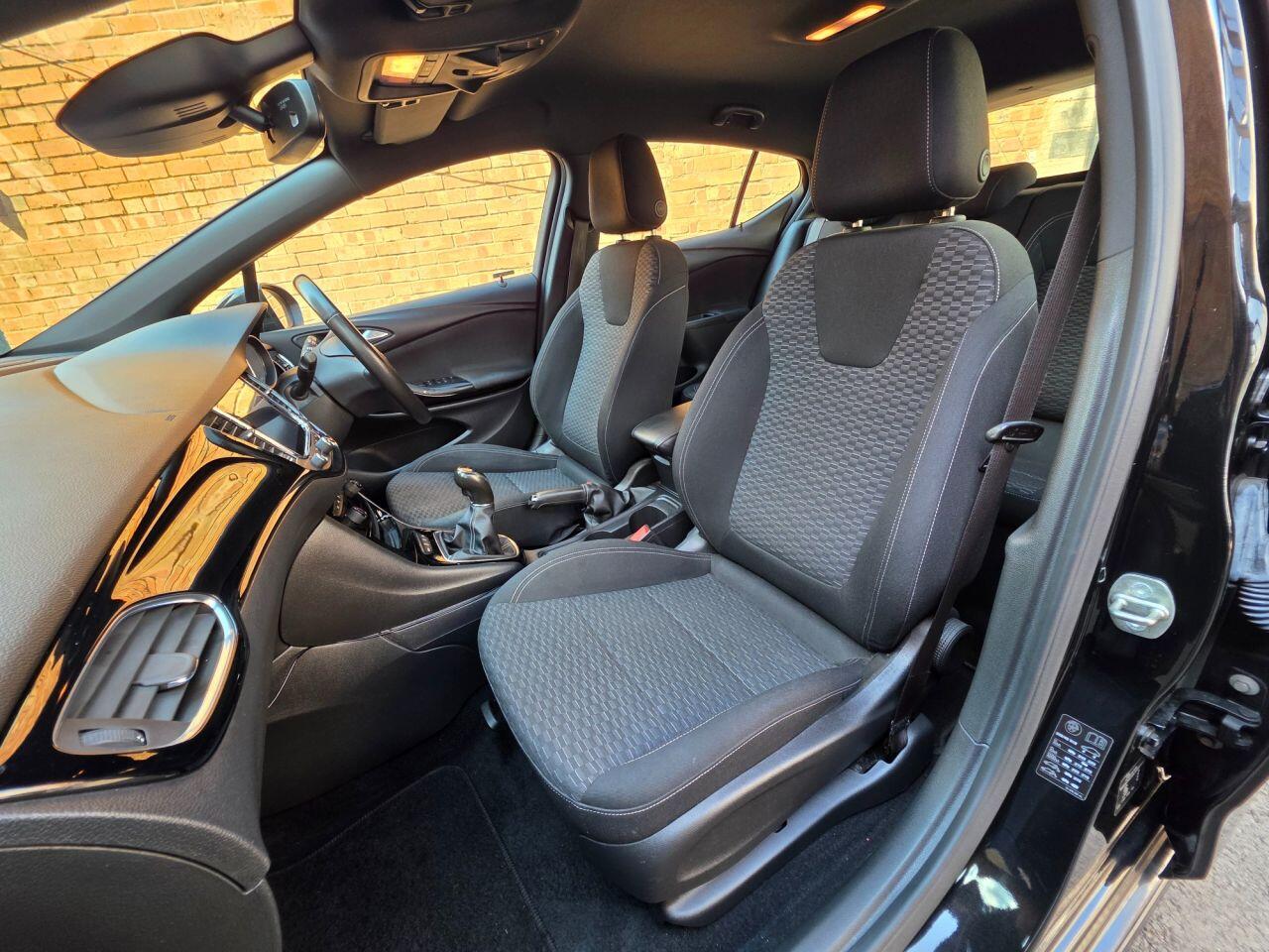 Vauxhall Astra view 3