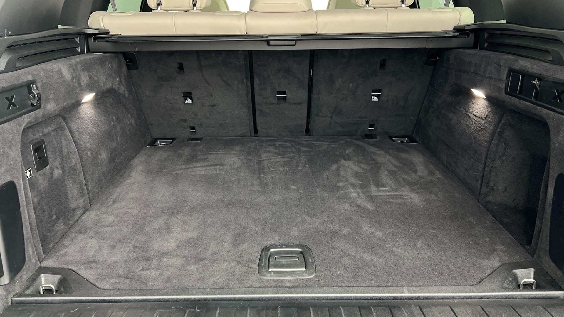 BMW X5 view 13