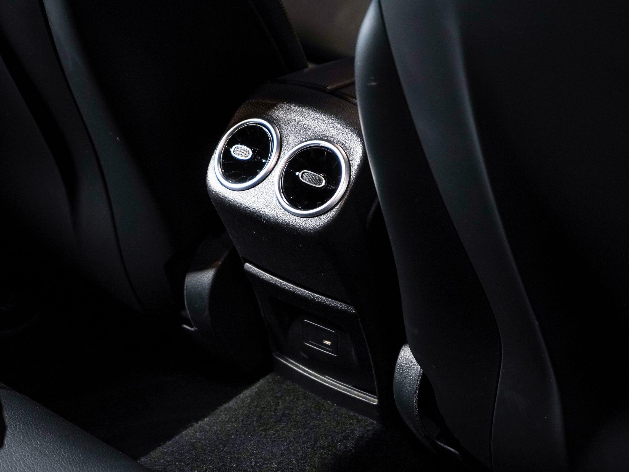 Mercedes-Benz CLA view 15
