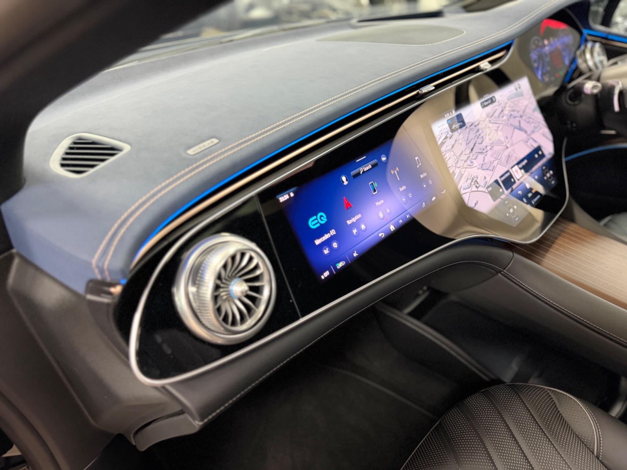 Mercedes-Benz EQS view 60