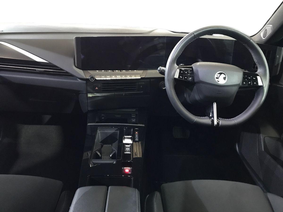 Vauxhall Astra view 4
