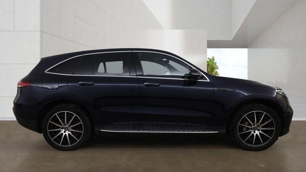 Mercedes-Benz EQC view 5