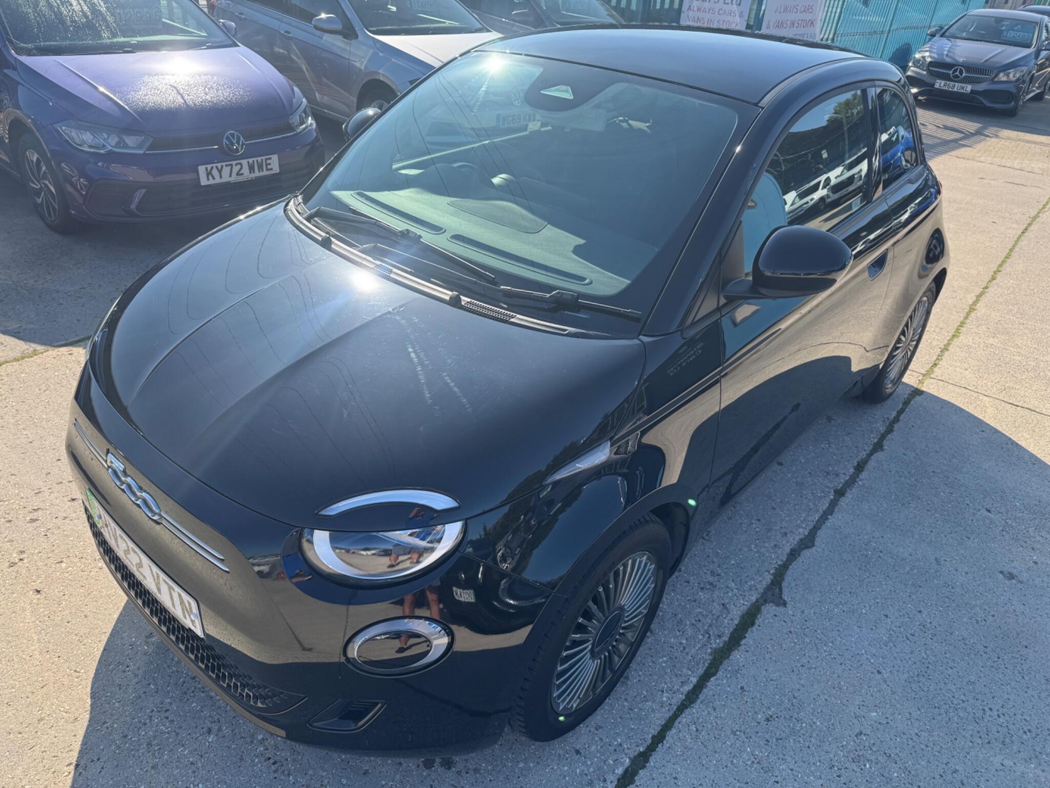 Fiat 500e view 8