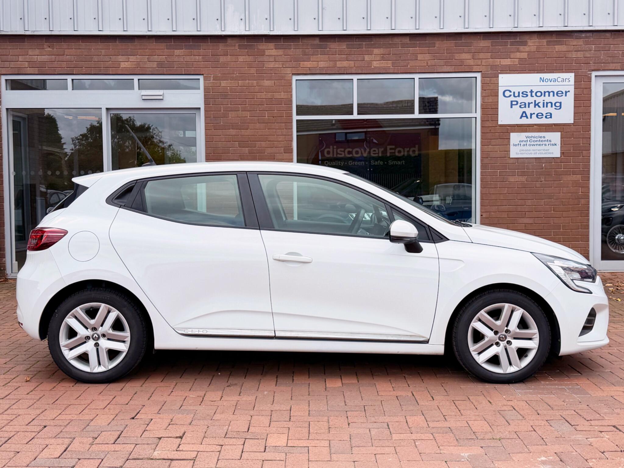 Renault Clio view 16