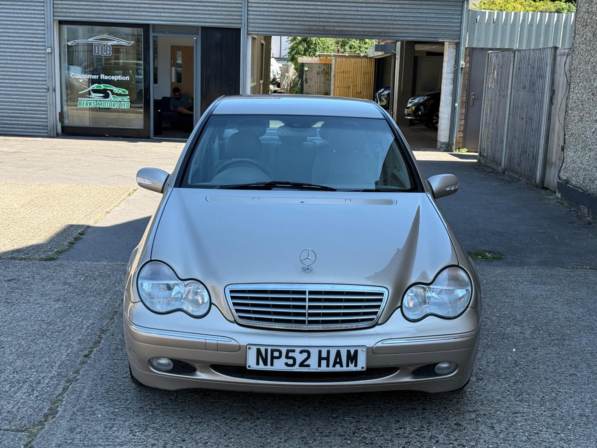 2002 Mercedes-Benz C Class 2.1 C220 CDI Elegance SE 4dr image 7