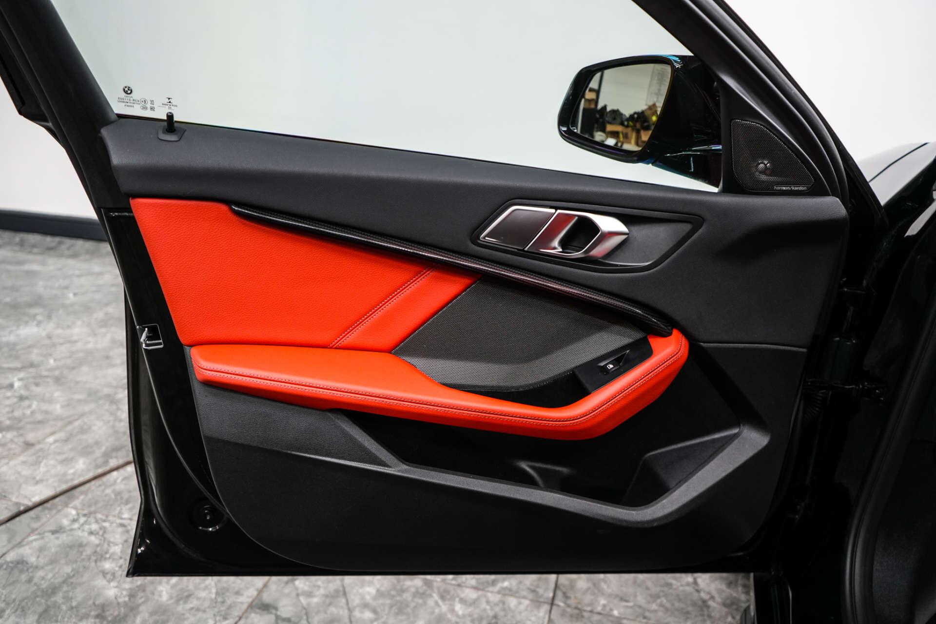 BMW 1 Series view 16