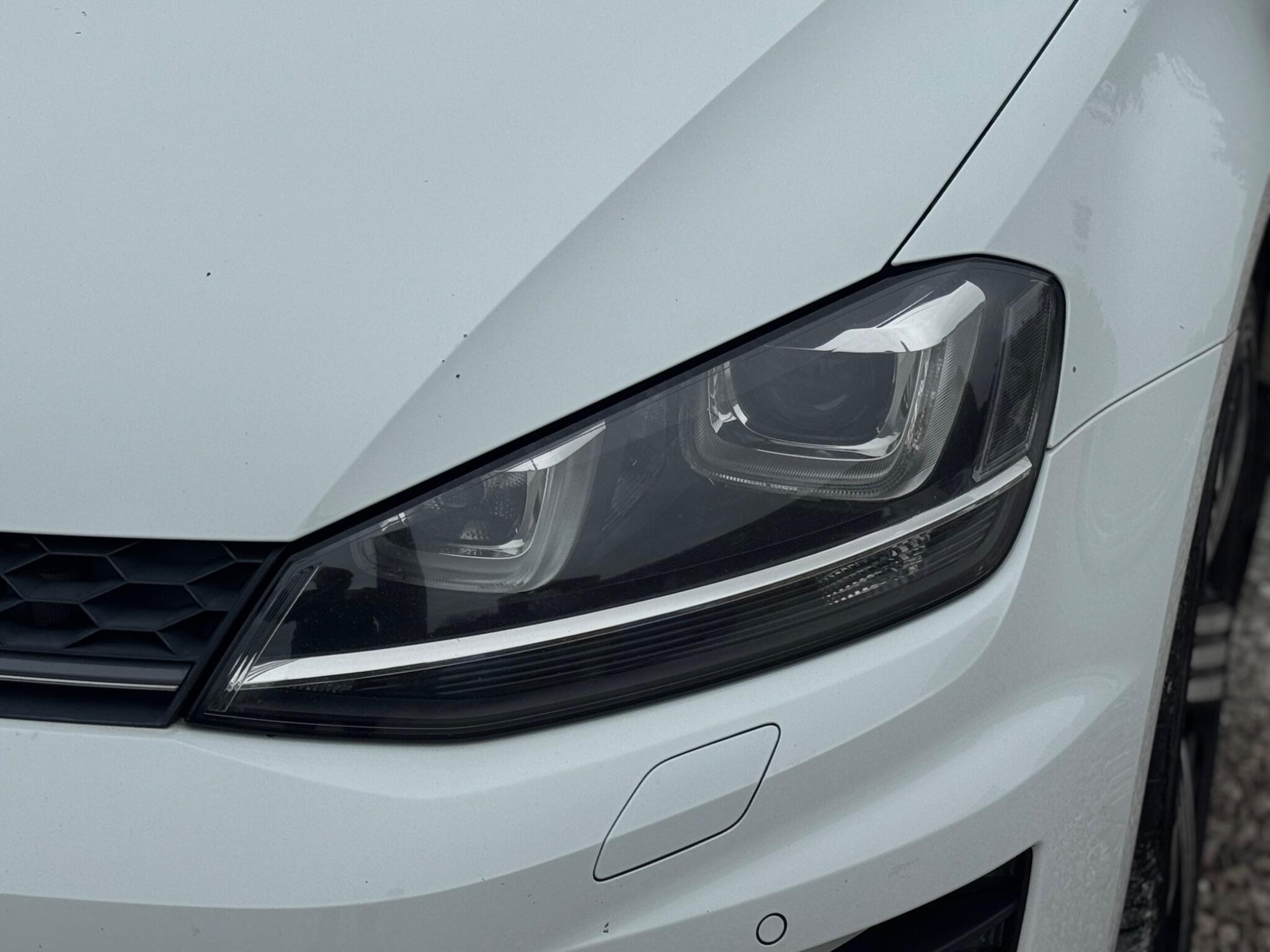 Volkswagen Golf view 70