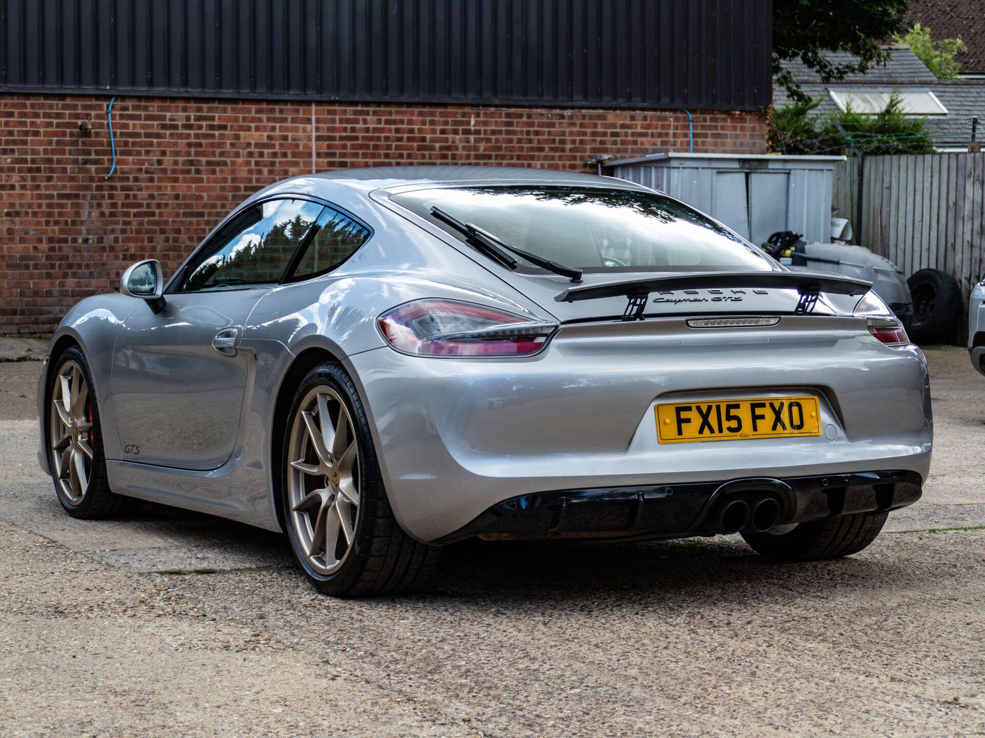 Porsche Cayman view 15