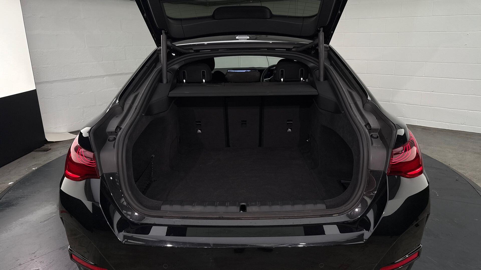 BMW I4 view 13