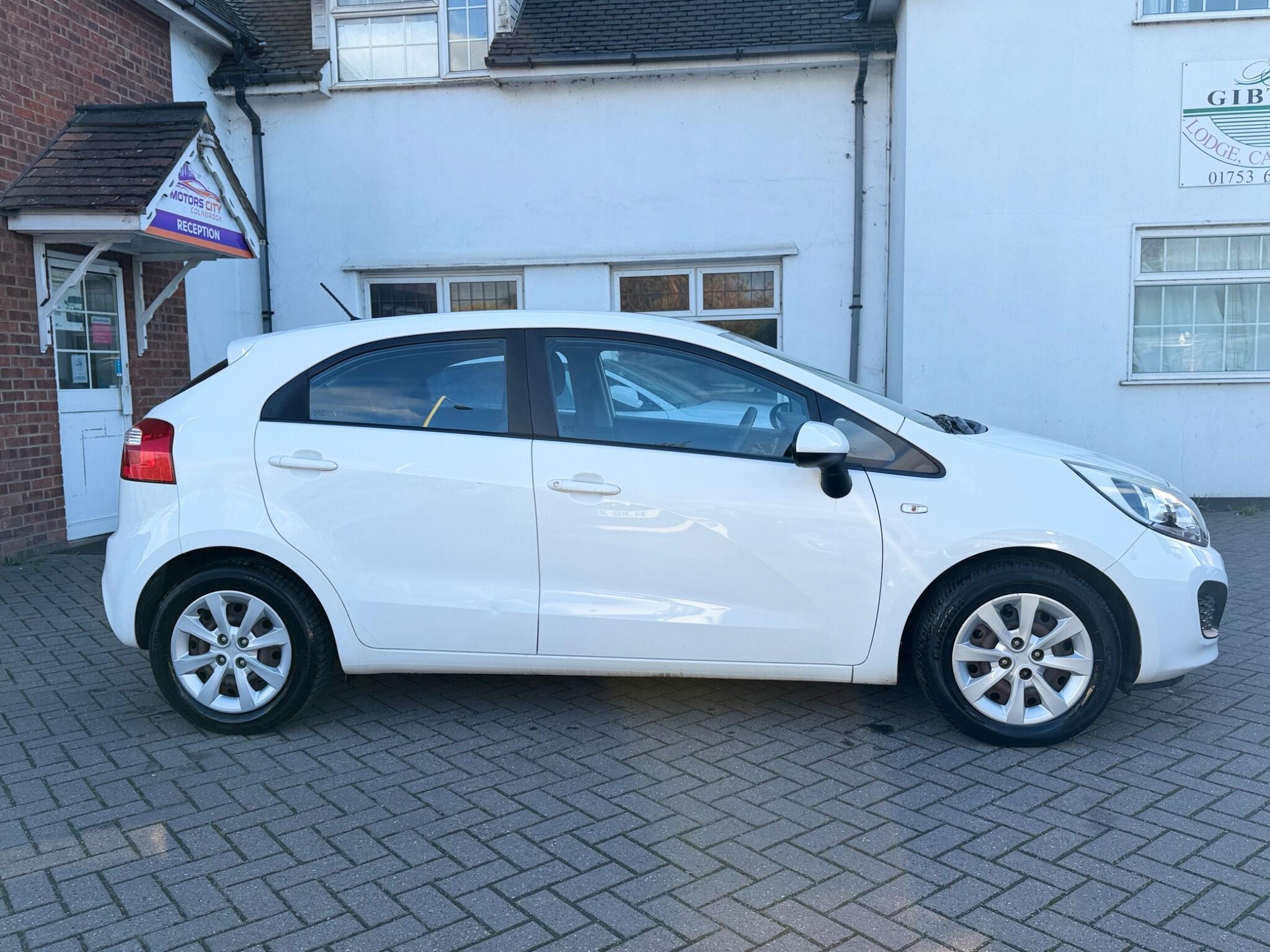 Kia Rio view 5