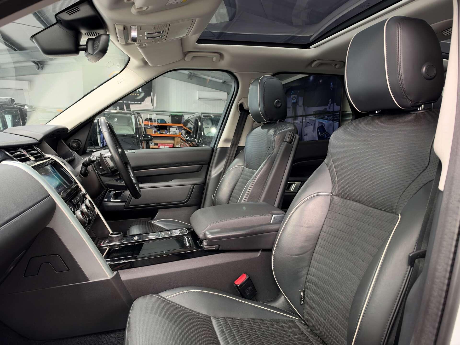 Land Rover Discovery view 2