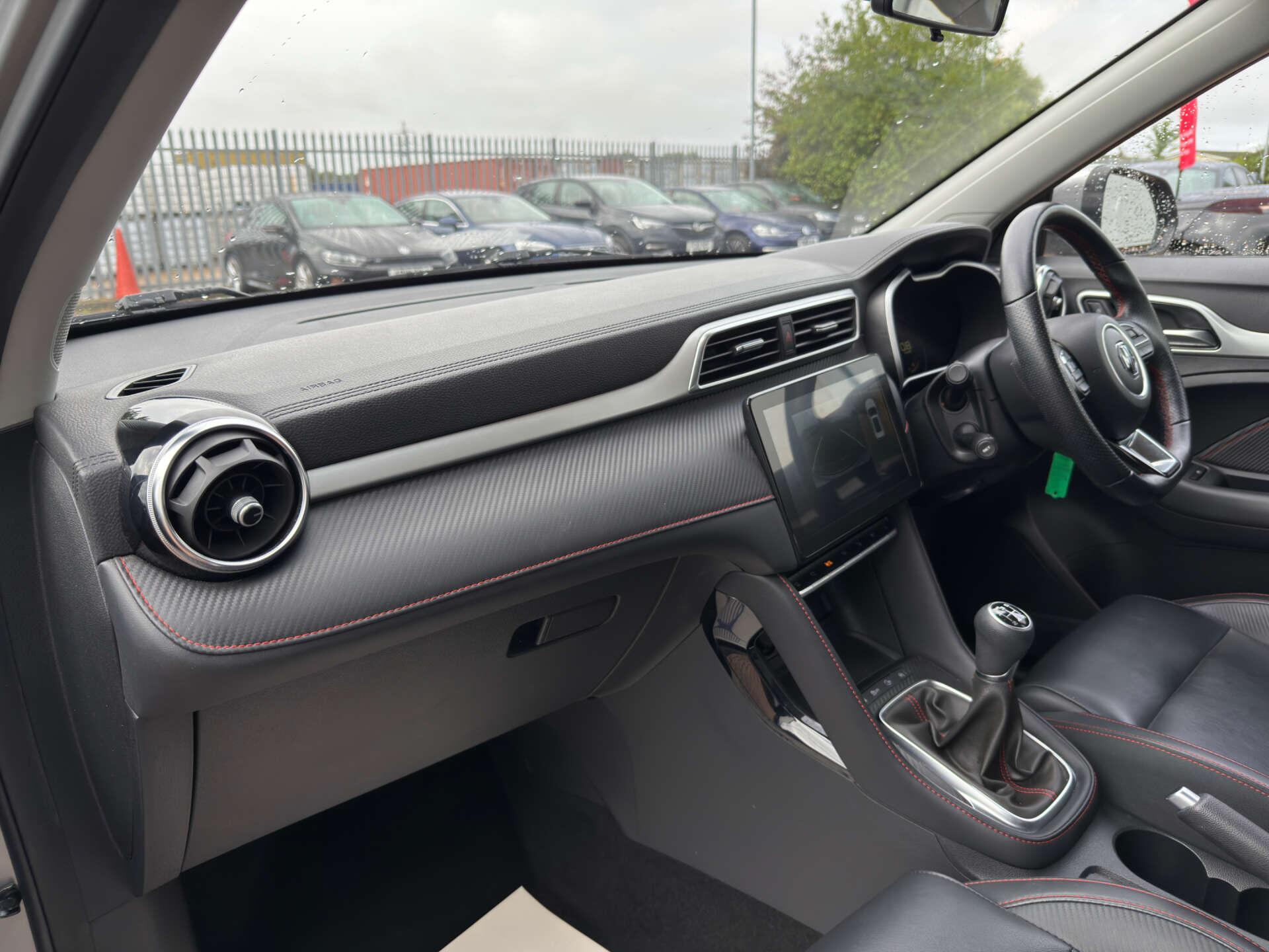 MG ZS view 36