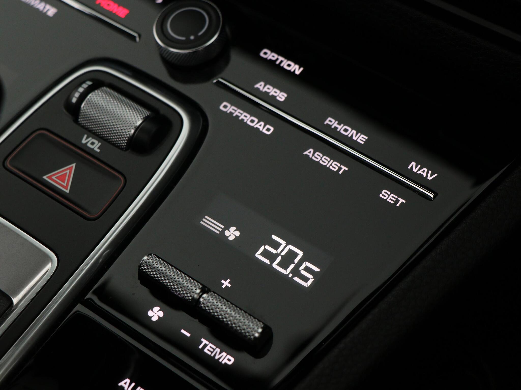 Porsche Cayenne view 48