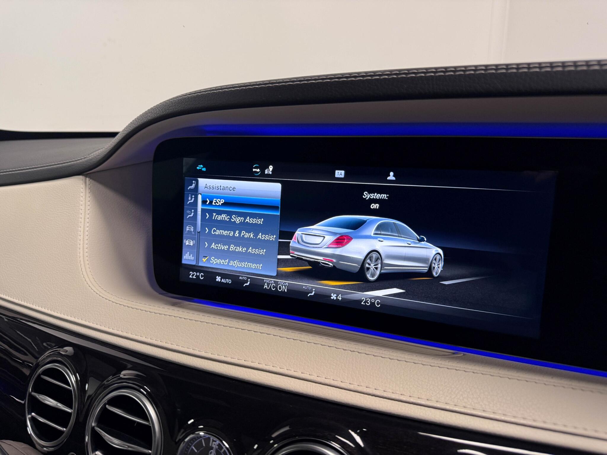 Mercedes-Benz S Class view 58
