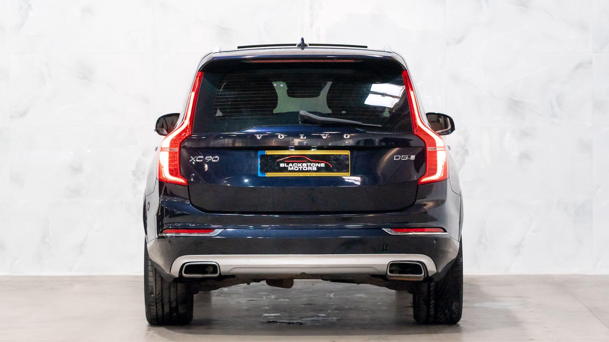 Volvo XC90 view 6