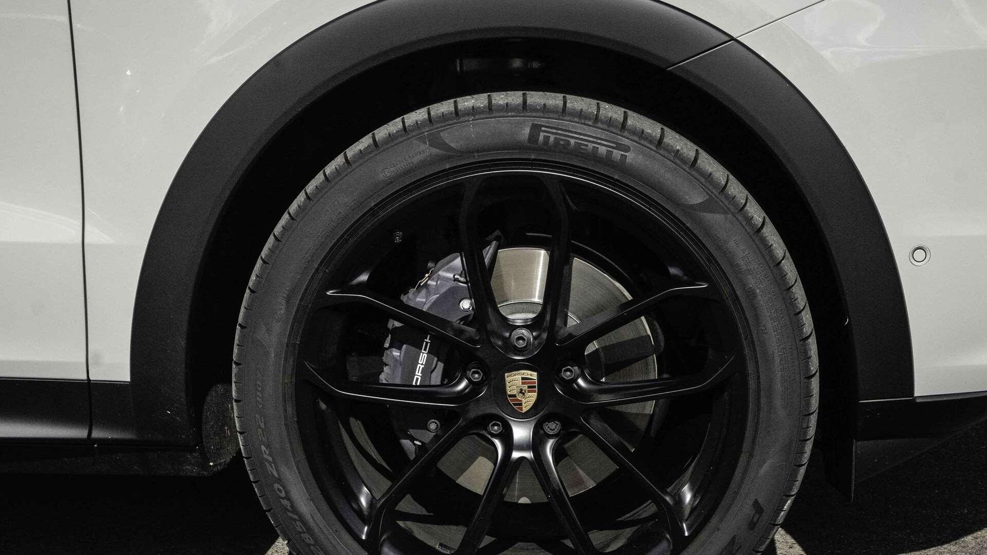 Porsche Cayenne view 6