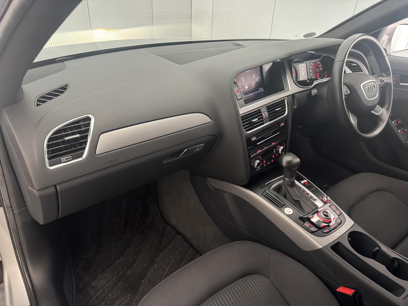 Audi A4 Avant view 52