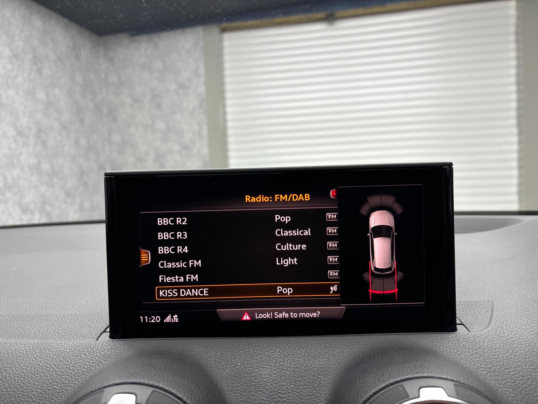 Audi Q2 view 19