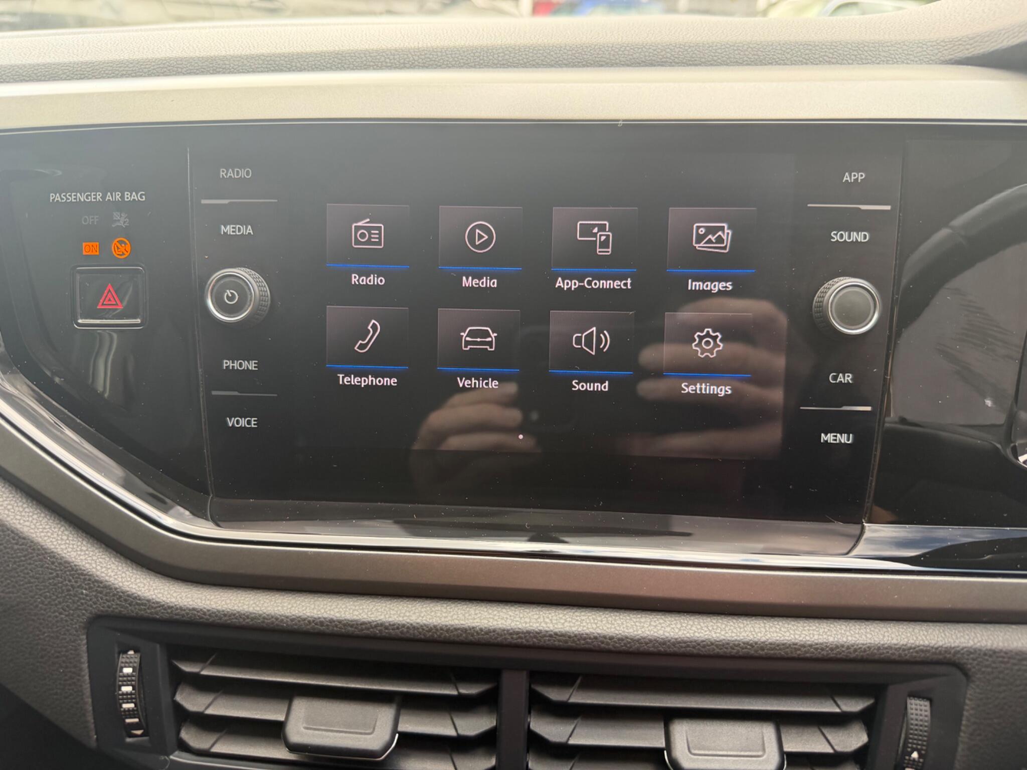 Volkswagen Polo view 5