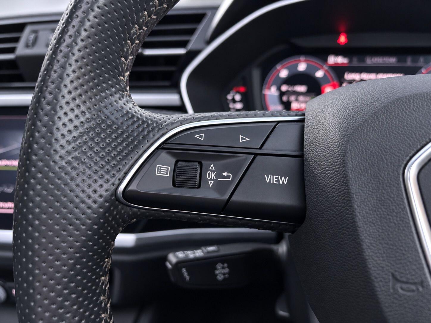 Audi Q3 view 29