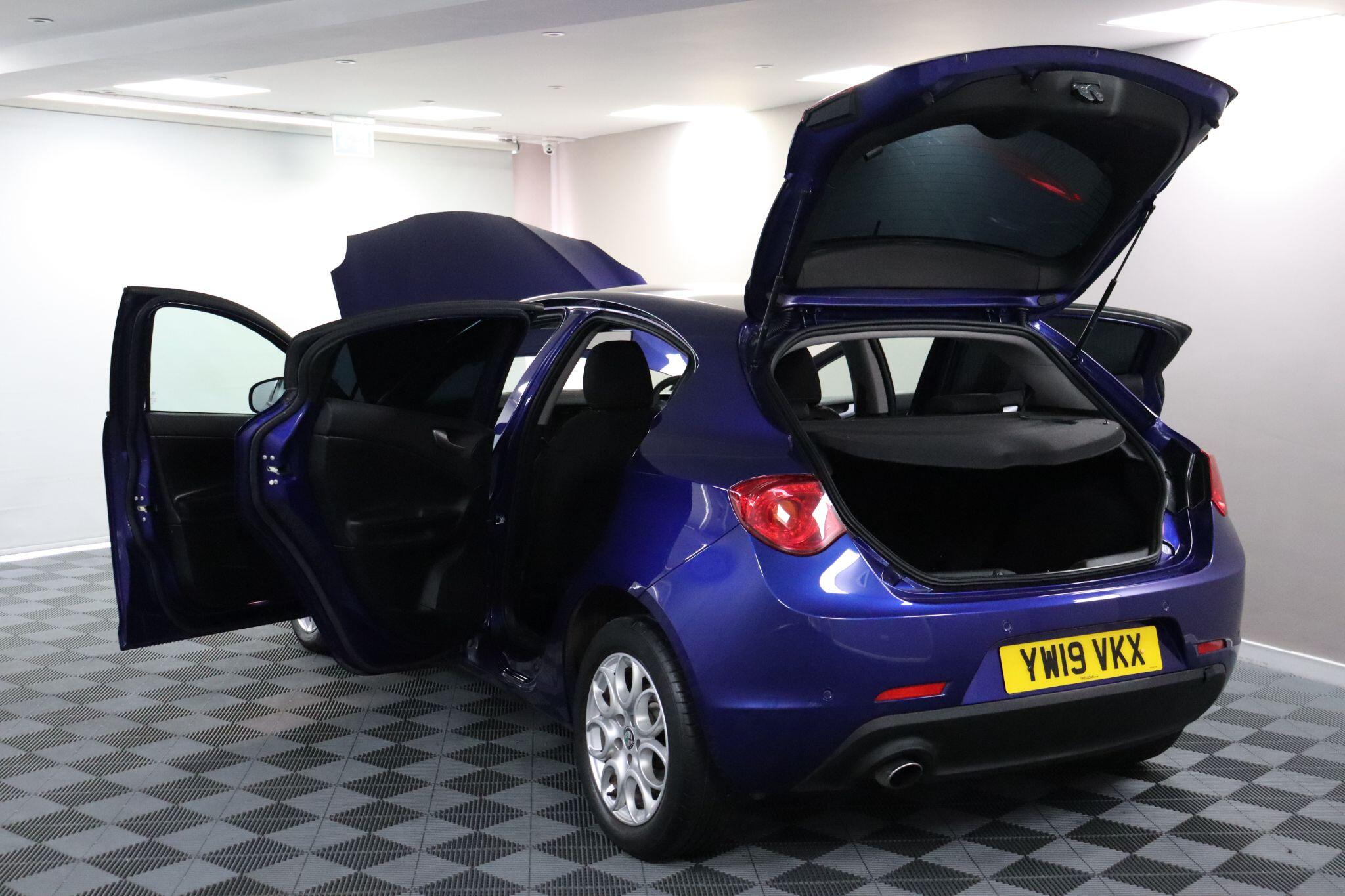 Alfa Romeo Giulietta view 20