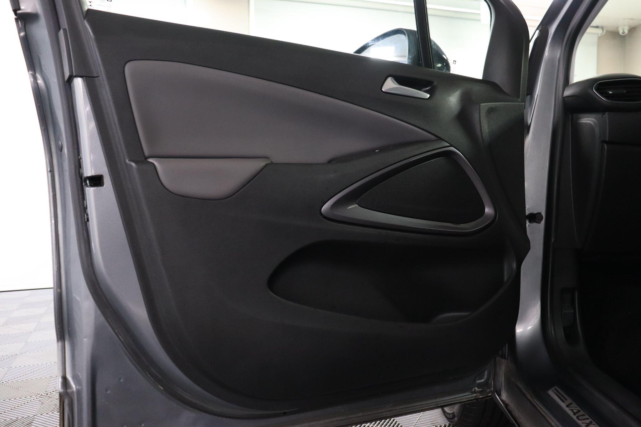 Vauxhall Crossland X view 44