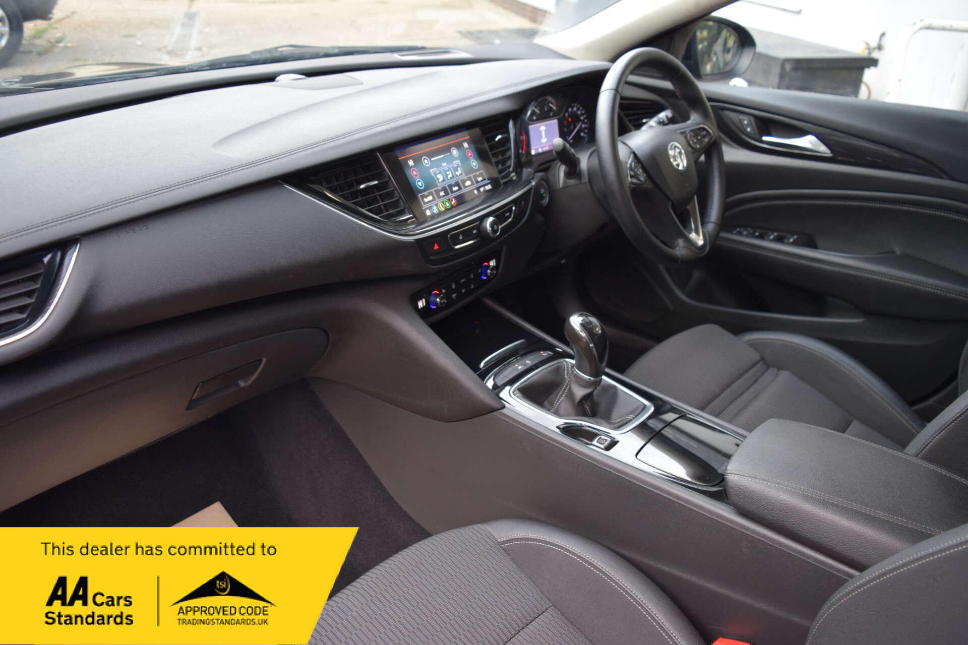 Vauxhall Insignia view 31