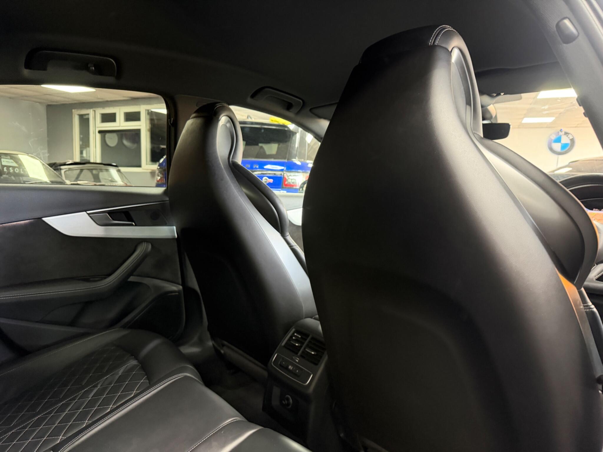 Audi S4 view 14