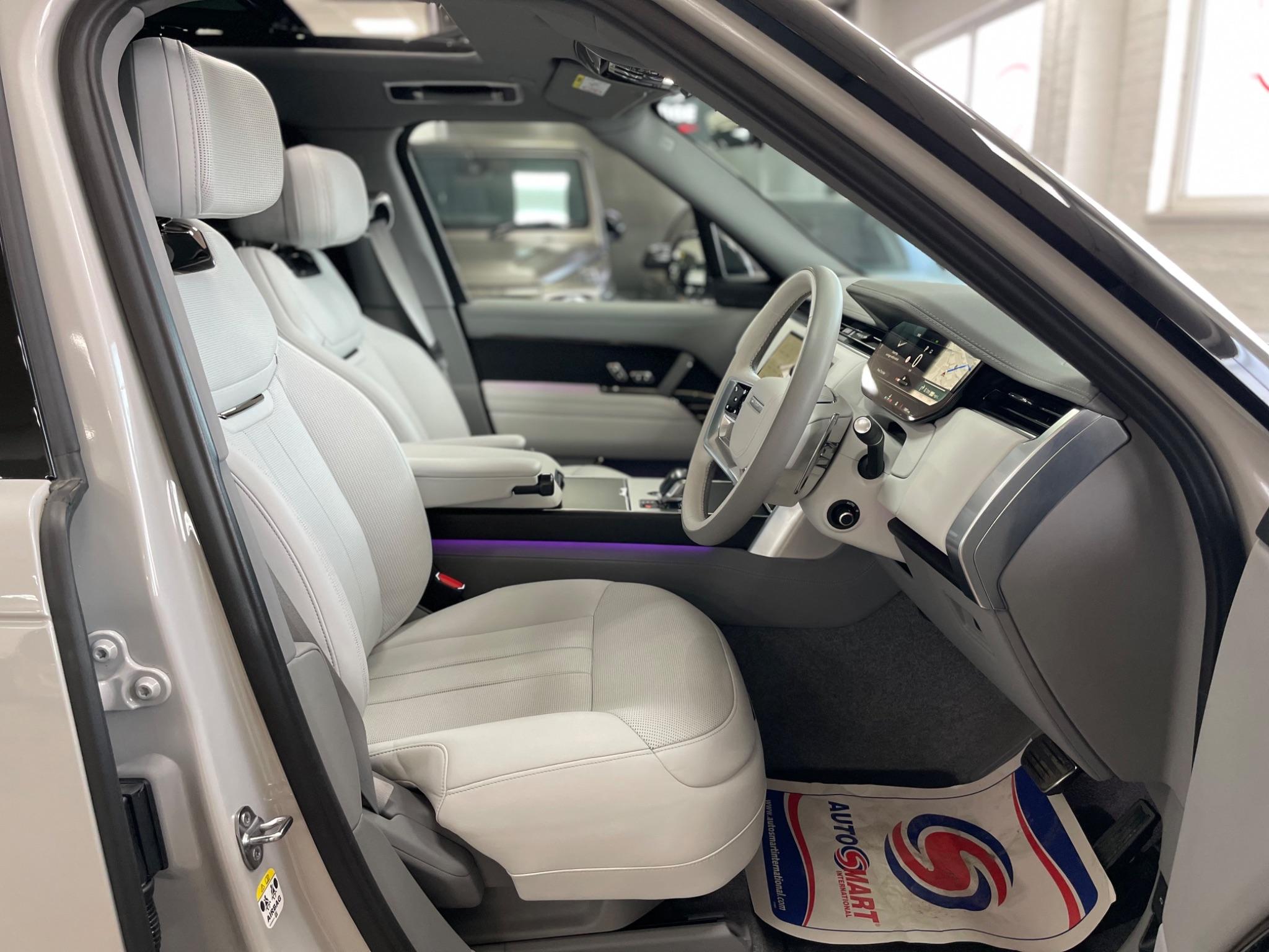 Land Rover Range Rover view 17