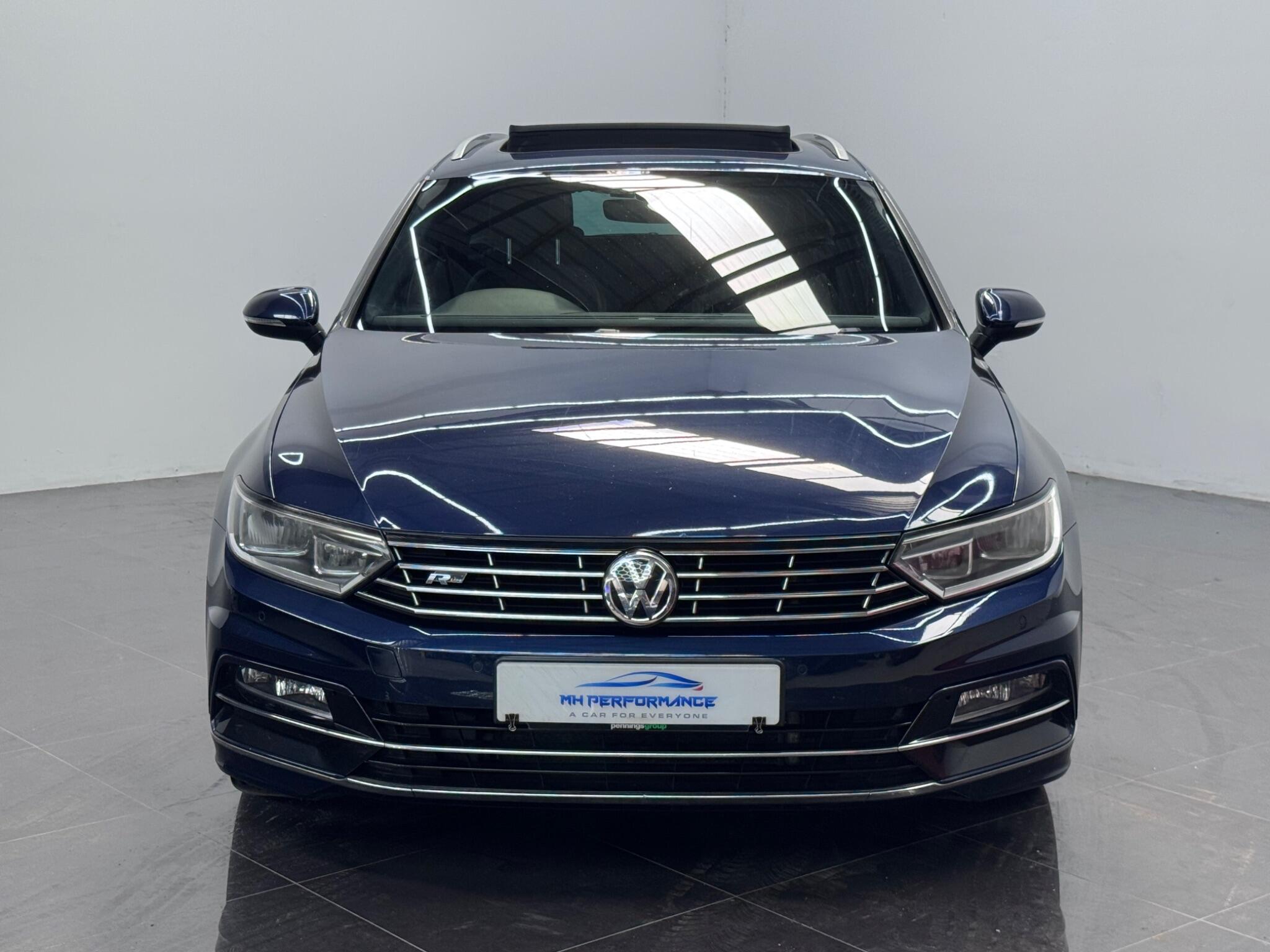 Volkswagen Passat view 82