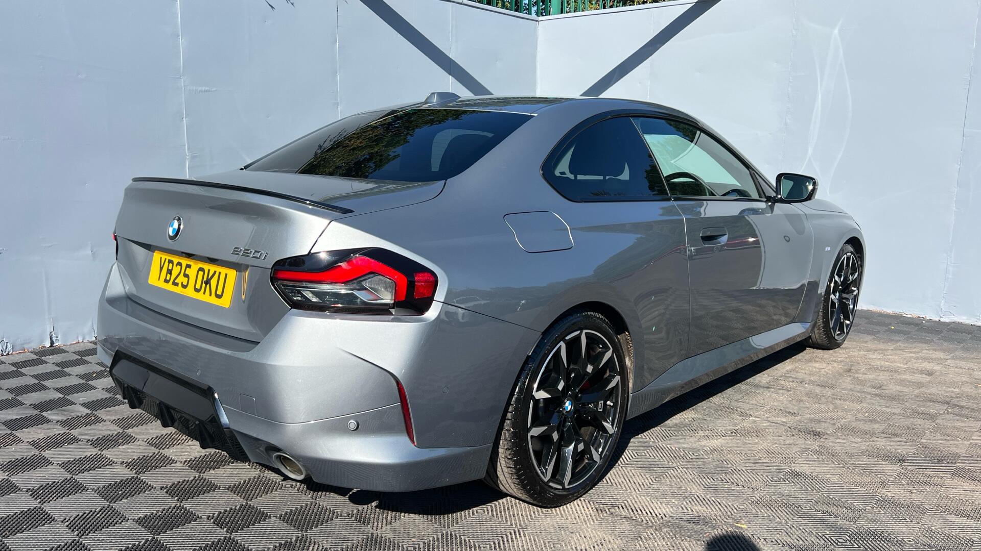 BMW 2 Series view 27